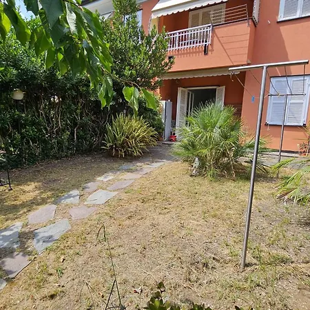 Ai Piani D'invrea Vicino Al Mare Con Giardino *