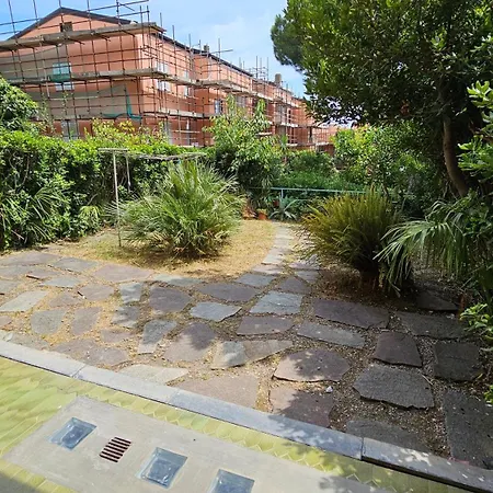 Apartamento Ai Piani D'invrea Vicino Al Mare Con Giardino